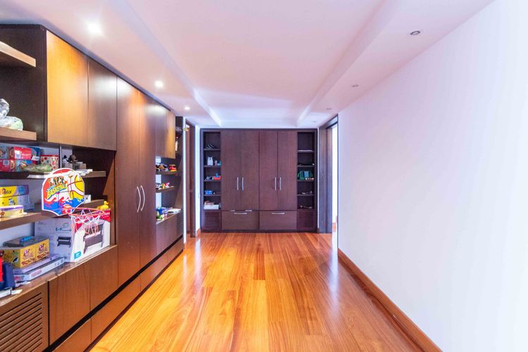 Apartamento de 3 alcobas en venta en Cerros De Los Alpes, Bogotá, 308 m² · foto 13 de 24