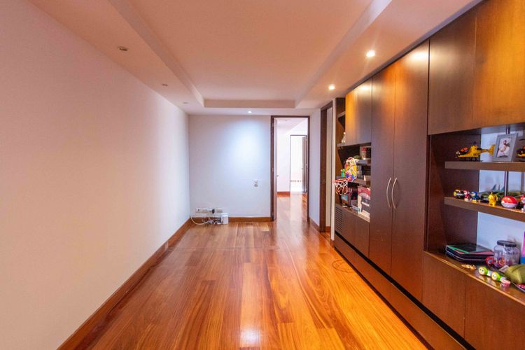 Apartamento de 3 alcobas en venta en Cerros De Los Alpes, Bogotá, 308 m² · foto 14 de 24
