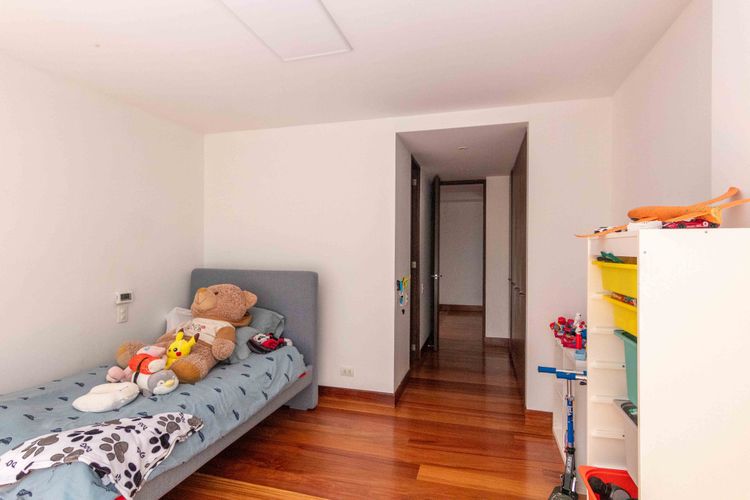 Apartamento de 3 alcobas en venta en Cerros De Los Alpes, Bogotá, 308 m² · foto 16 de 24
