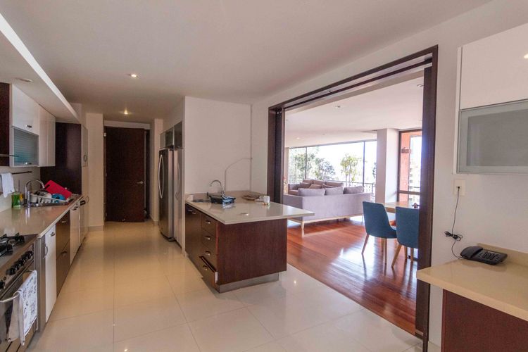 Apartamento de 3 alcobas en venta en Cerros De Los Alpes, Bogotá, 308 m² · foto 22 de 24