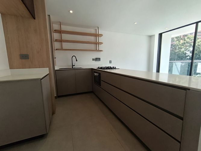 Apartamento de 3 alcobas en arriendo en La Castellana, Medellín, 98 m² · foto 2 de 20