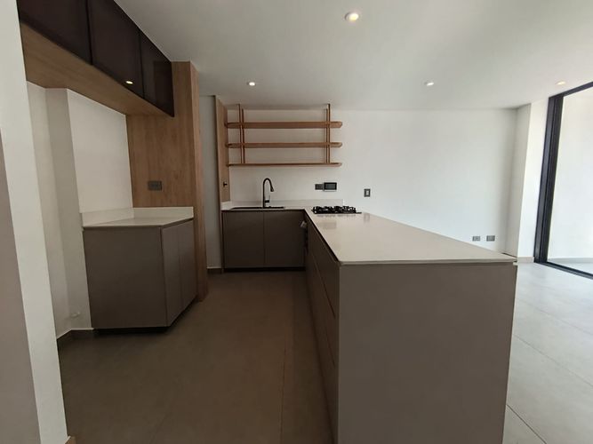 Apartamento de 3 alcobas en arriendo en La Castellana, Medellín, 98 m² · foto 3 de 20