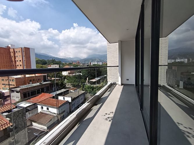 Apartamento de 3 alcobas en arriendo en La Castellana, Medellín, 98 m² · foto 8 de 20