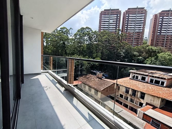 Apartamento de 3 alcobas en arriendo en La Castellana, Medellín, 98 m² · foto 9 de 20