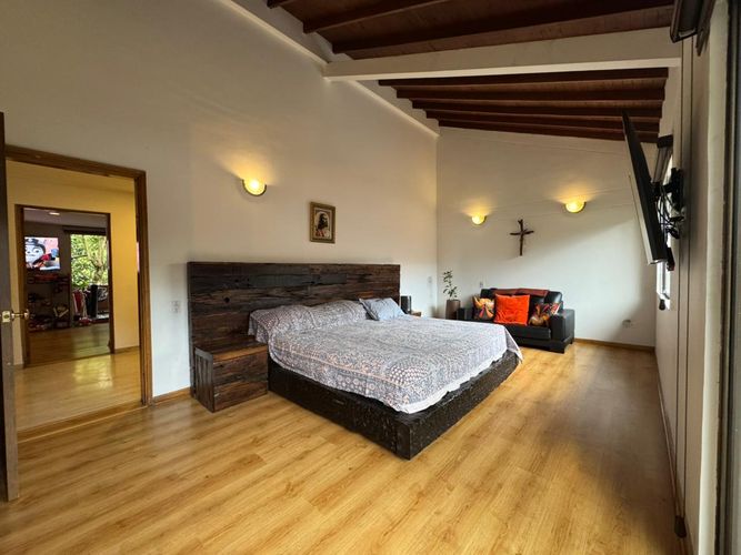 Casa de 3 alcobas en venta en El Poblado, Medellín, 300 m² · foto 8 de 24