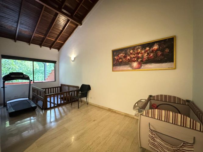 Casa de 3 alcobas en venta en El Poblado, Medellín, 300 m² · foto 13 de 24