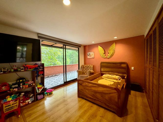 Casa de 3 alcobas en venta en El Poblado, Medellín, 300 m² · foto 15 de 24