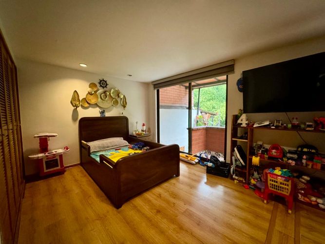 Casa de 3 alcobas en venta en El Poblado, Medellín, 300 m² · foto 16 de 24