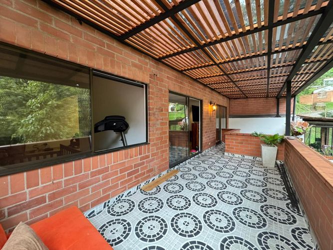 Casa de 3 alcobas en venta en El Poblado, Medellín, 300 m² · foto 17 de 24