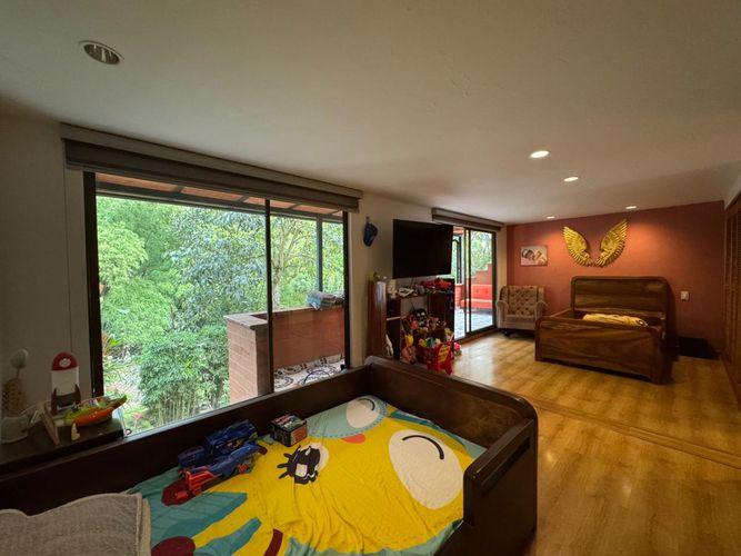 Casa de 3 alcobas en venta en El Poblado, Medellín, 300 m² · foto 19 de 24