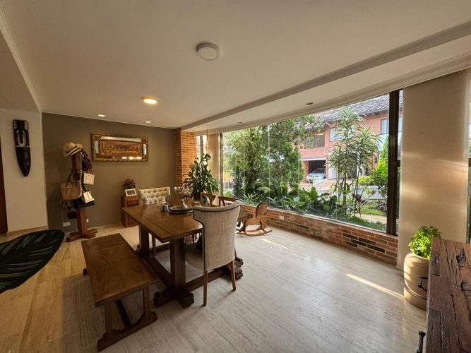 Casa de 3 alcobas en venta en El Poblado, Medellín, 300 m² · foto 22 de 24