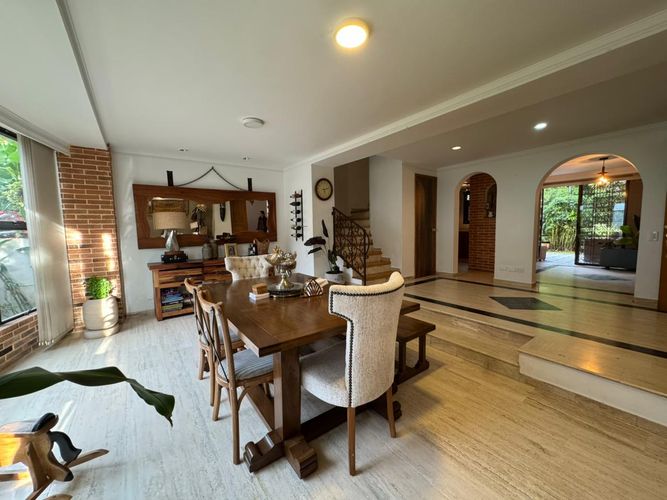 Casa de 3 alcobas en venta en El Poblado, Medellín, 300 m² · foto 23 de 24