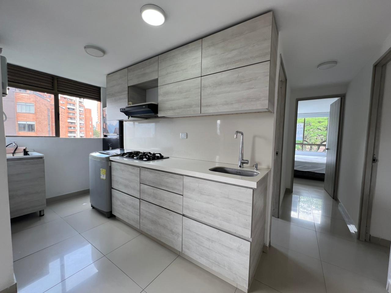 Apartamento en arriendo en El Poblado, Medellín · foto 3 de 18