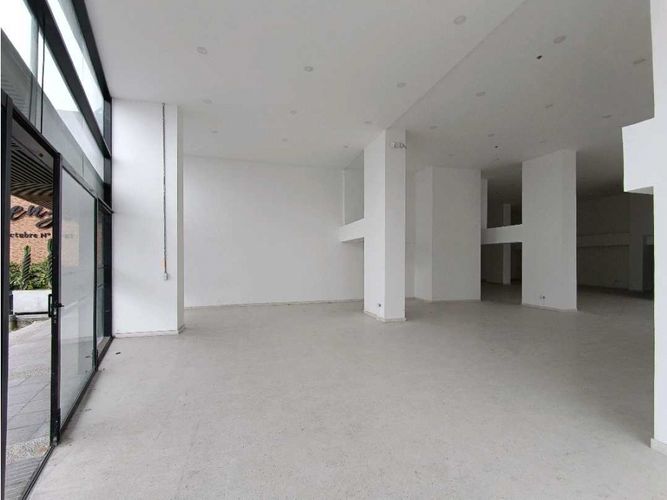 Local en venta en Chipre, Manizales, 380 m² · foto 3 de 17
