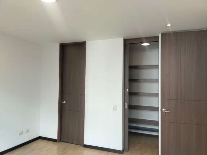 Apartamento de 3 alcobas en arriendo en El Poblado, Medellín, 81 m² · foto 8 de 16