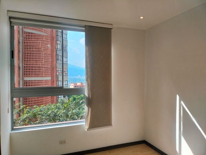 Apartamento de 3 alcobas en arriendo en El Poblado, Medellín, 81 m² · foto 12 de 16