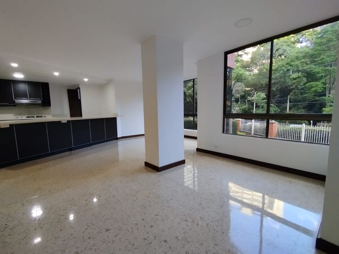 Apartamento de 3 alcobas en arriendo en La Aguacatala, Medellín, 280 m² · foto 5 de 20