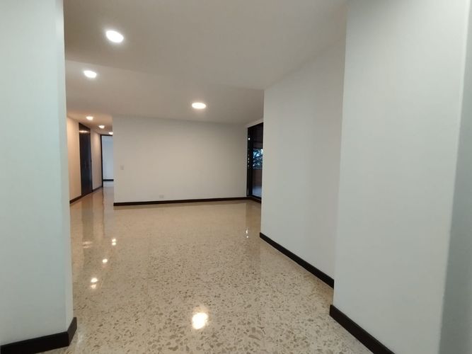 Apartamento de 3 alcobas en arriendo en La Aguacatala, Medellín, 280 m² · foto 6 de 20
