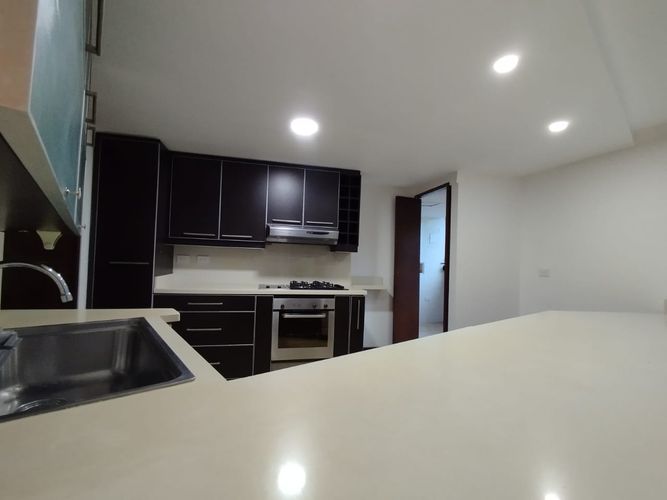 Apartamento de 3 alcobas en arriendo en La Aguacatala, Medellín, 280 m² · foto 11 de 20