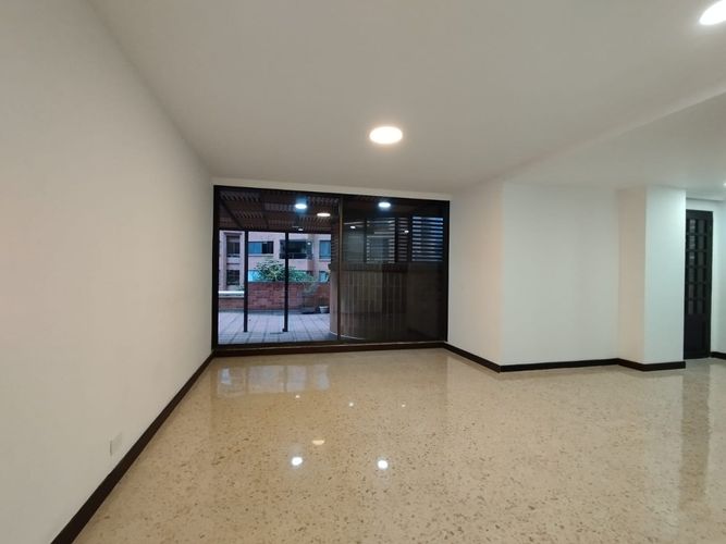 Apartamento de 3 alcobas en arriendo en La Aguacatala, Medellín, 280 m² · foto 12 de 20