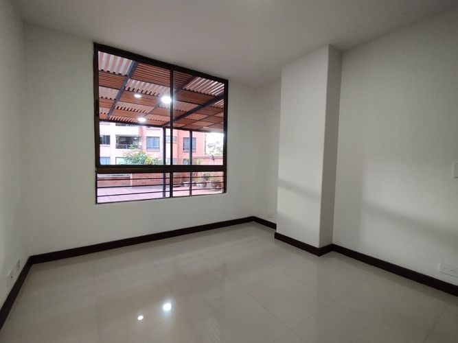 Apartamento de 3 alcobas en arriendo en La Aguacatala, Medellín, 280 m² · foto 13 de 20