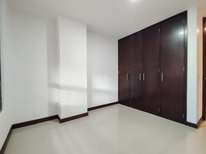 Apartamento de 3 alcobas en arriendo en La Aguacatala, Medellín, 280 m² · foto 14 de 20