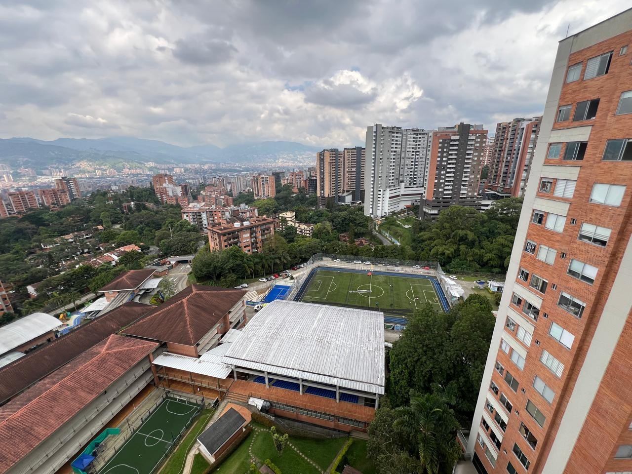 Apartamento en venta en Loma Del Chocho, Envigado · foto 23 de 24