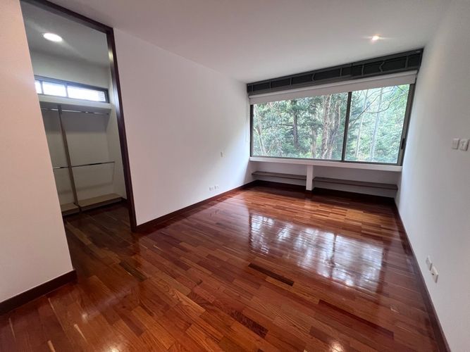 Apartamento de 3 alcobas en arriendo en Altos Del Poblado, Medellín, 310 m² · foto 8 de 20