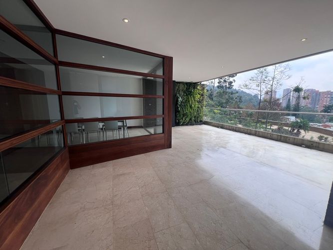 Apartamento de 3 alcobas en arriendo en Altos Del Poblado, Medellín, 310 m² · foto 20 de 20