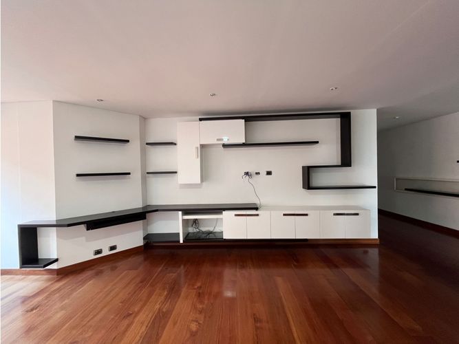 Apartamento de 3 alcobas en venta en Santa Barbara, Bogotá, 373 m² · foto 4 de 24