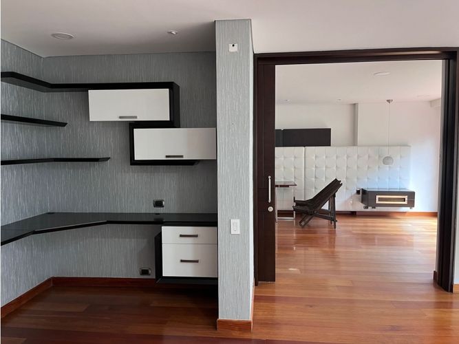 Apartamento de 3 alcobas en venta en Santa Barbara, Bogotá, 373 m² · foto 9 de 24