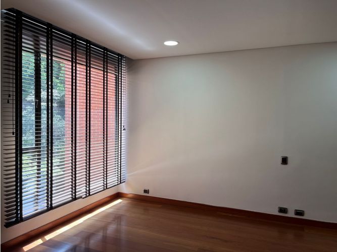 Apartamento de 3 alcobas en venta en Santa Barbara, Bogotá, 373 m² · foto 14 de 24