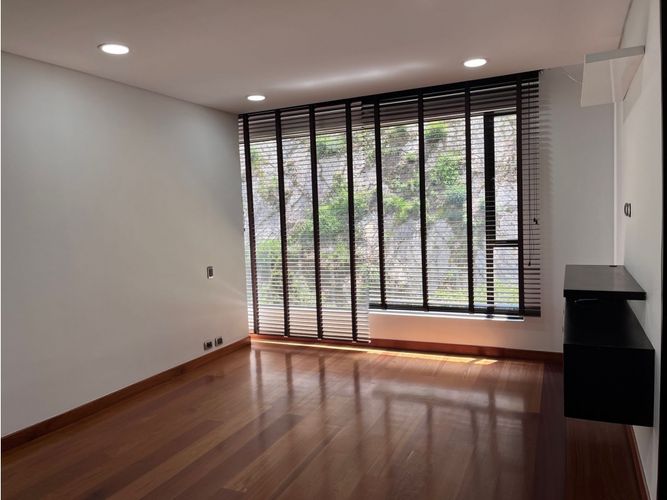 Apartamento de 3 alcobas en venta en Santa Barbara, Bogotá, 373 m² · foto 20 de 24