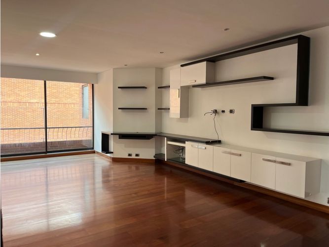Apartamento de 3 alcobas en venta en Santa Barbara, Bogotá, 373 m² · foto 21 de 24