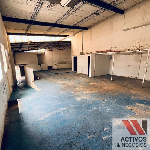 Bodega en venta en Cabecera Urbana San Cristobal, Medellín, 628 m² · foto 12 de 16