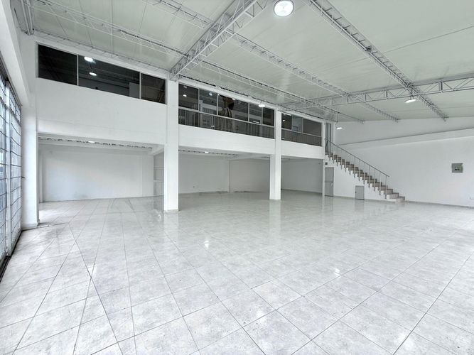 Local en arriendo en Avenida 30 De Agosto, Pereira, 284 m² · foto 2 de 13
