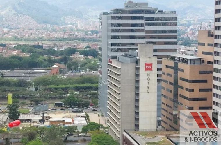 Apartamento de 3 alcobas en venta en El Poblado, Medellín, 105 m² · foto 3 de 24