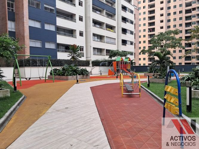 Apartamento de 3 alcobas en venta en El Poblado, Medellín, 105 m² · foto 6 de 24
