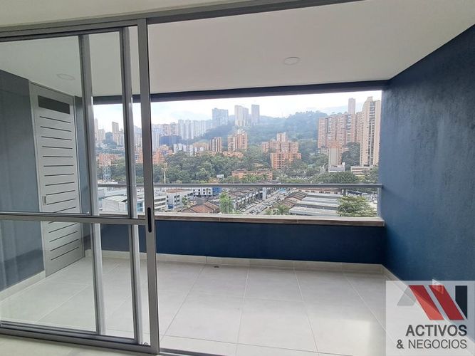 Apartamento de 3 alcobas en venta en El Poblado, Medellín, 105 m² · foto 9 de 24