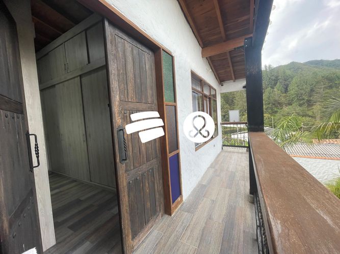 Casa de 6 alcobas en venta en Barrio Triste, Medellín, 421 m² · foto 18 de 24