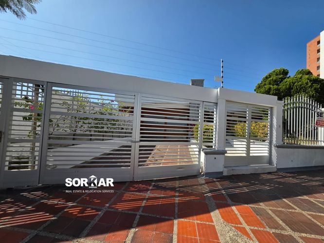 Casa de 6 alcobas en venta en Santa Monica, Barranquilla, 617 m² · foto 2 de 24