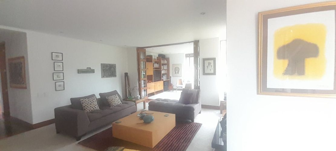 Apartamento de 3 alcobas en arriendo en Gratamira, Bogotá, 285 m² · foto 9 de 24
