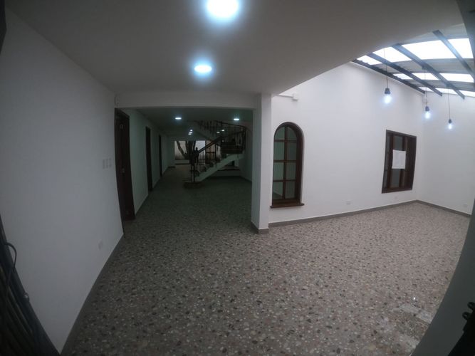 Casa de 3 alcobas en arriendo en Santa Barbara, Bogotá, 547 m² · foto 3 de 24