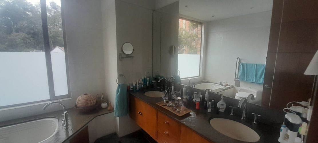 Apartamento de 3 alcobas en arriendo en Gratamira, Bogotá, 285 m² · foto 16 de 24