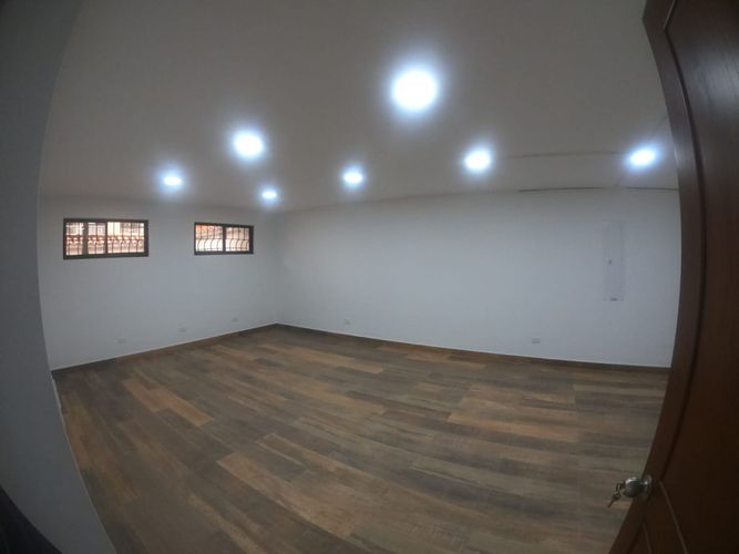 Casa de 3 alcobas en arriendo en Santa Barbara, Bogotá, 547 m² · foto 6 de 24