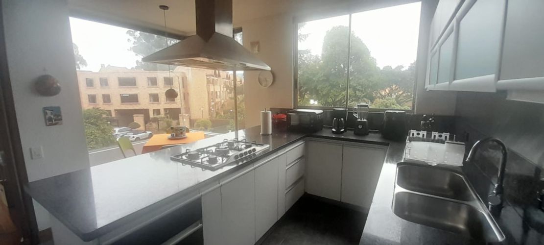 Apartamento de 3 alcobas en arriendo en Gratamira, Bogotá, 285 m² · foto 18 de 24