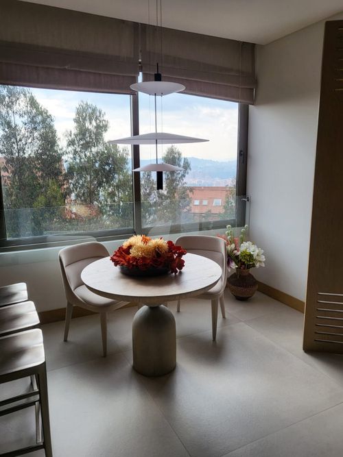 Apartamento de 3 alcobas en venta en Cerros De Los Alpes, Bogotá, 332 m² · foto 3 de 18