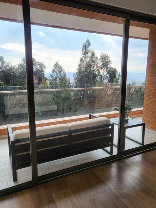 Apartamento de 3 alcobas en venta en Cerros De Los Alpes, Bogotá, 332 m² · foto 5 de 18