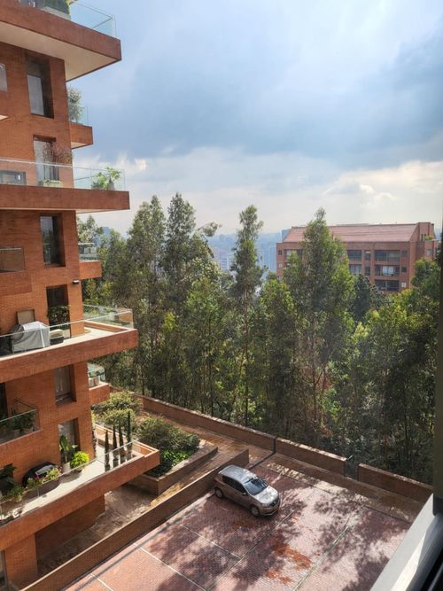 Apartamento de 3 alcobas en venta en Cerros De Los Alpes, Bogotá, 332 m² · foto 15 de 18