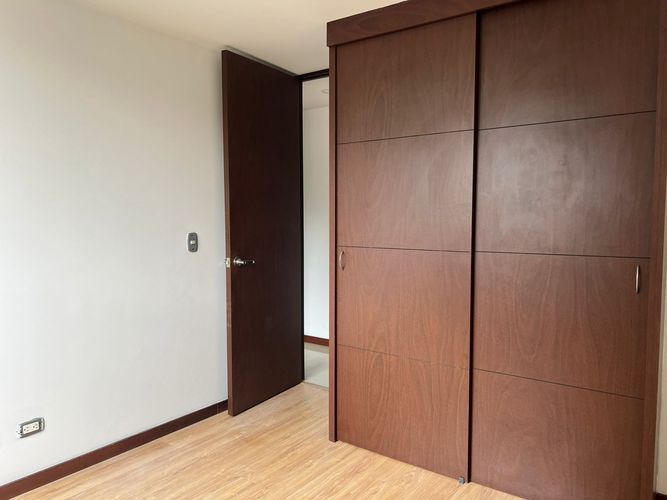 Apartamento de 3 alcobas en arriendo en Loma Del Esmeraldal, Envigado, 95 m² · foto 5 de 18